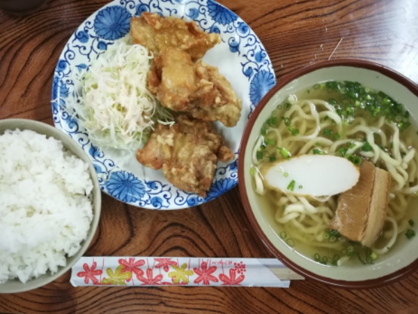 浦添市伊祖の我如古そばで晩ご飯食べた ウリ Okinawa