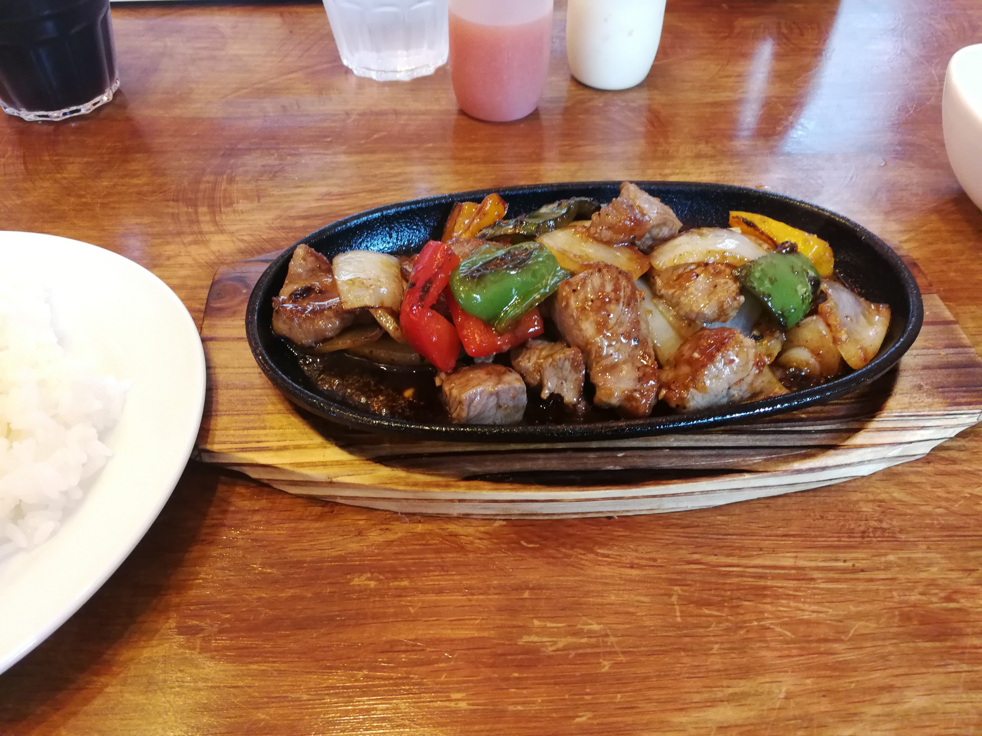 うるま市の「ステーキSADO」でランチにチャップステーキ食べた。 | かまんかまんぬ沖縄暮らし